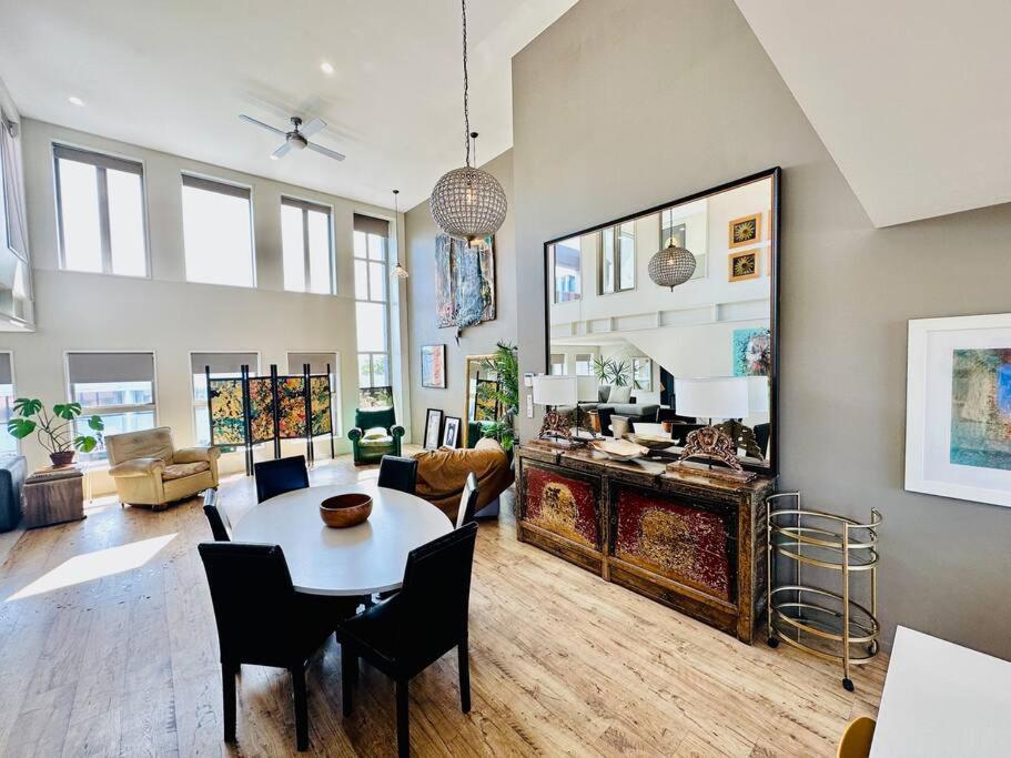 Stunning New York Loft Gallery Christchurch Exterior photo